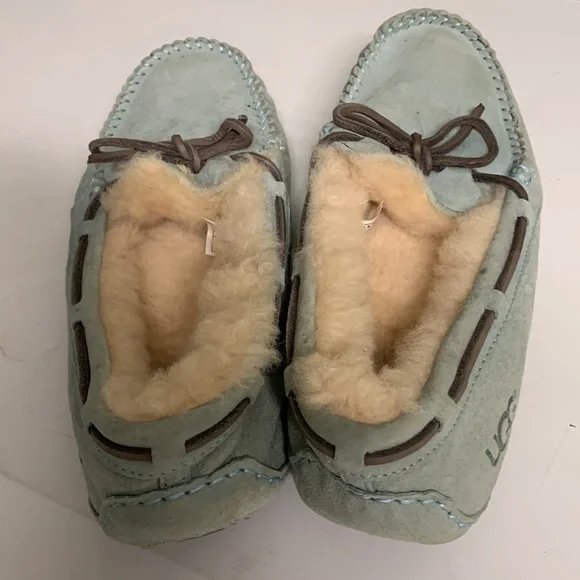 Women’s size 10 Ugg slippers - Picture 2 of 5